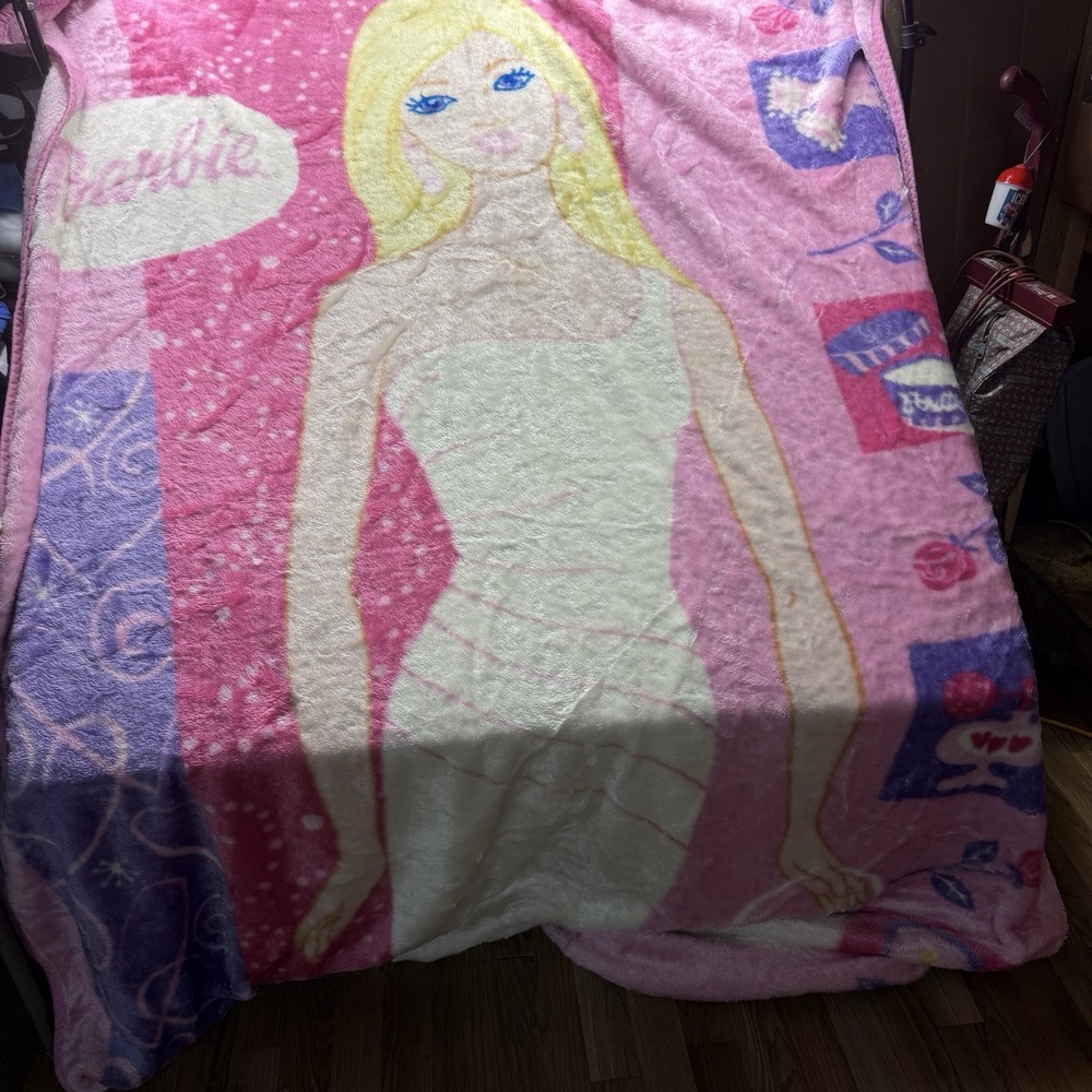 HTF Y2K Barbie Plush Fleece Blanket Pink Makeup Perfume Soft Large Throw Twin